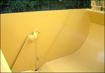 Bucket Frog has been strengthened eliminating the center brace and round bottom for easier dumping.